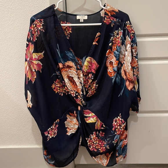 UMGEE FLORAL BLOUSE | Vici Collection - Picture 1 of 6